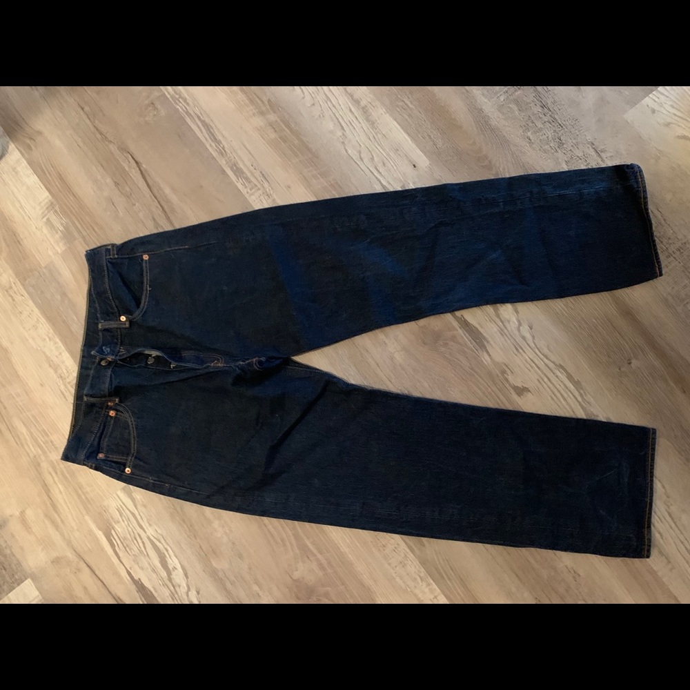 Levi’s - Picture 2 of 3